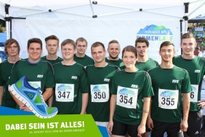 Teilnehmer vom Team FFT vor der Fotowand beim Thüringer Wald Firmenlauf 2016 in der DKB-Ski-Arena Oberhof