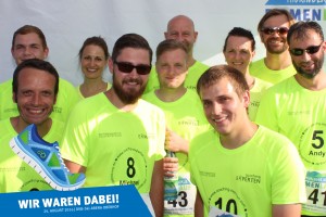 Teilnehmer vom Team des Berufsbildungszentrum Sonneberg vor der Fotowand beim Thüringer Wald Firmenlauf 2016 in der DKB-Ski-Arena Oberhof