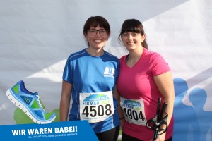 Teilnehmerinnen vor der Fotowand beim Thüringer Wald Firmenlauf 2016 in der DKB-Ski-Arena Oberhof