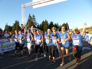 Teilnehmer beim siebten Thüringer Wald Firmenlauf 2016 beim Start in der DKB-Ski-Arena Oberhof